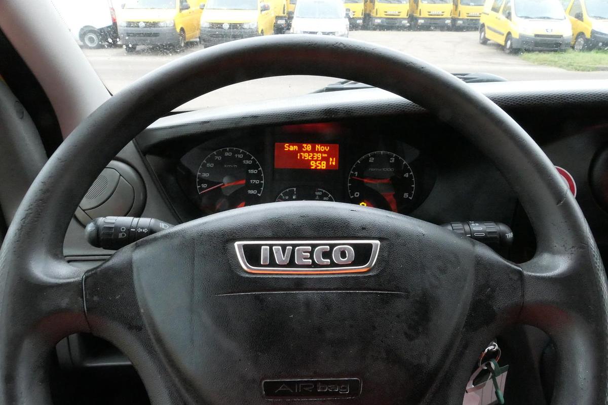 Gebraucht Iveco Daily 35 S11 C30C AUTOMATIK Regale LUFT - EURO 5 - CoC