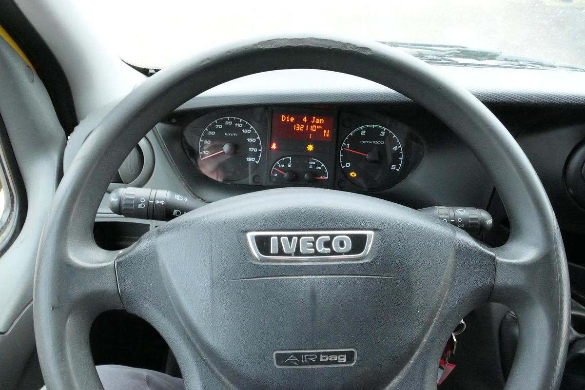 Gebraucht Iveco Daily 35 S11 C30C AUTOMATIK KAMERA Regale LUFT DURCHGANG EURO-5 CoC