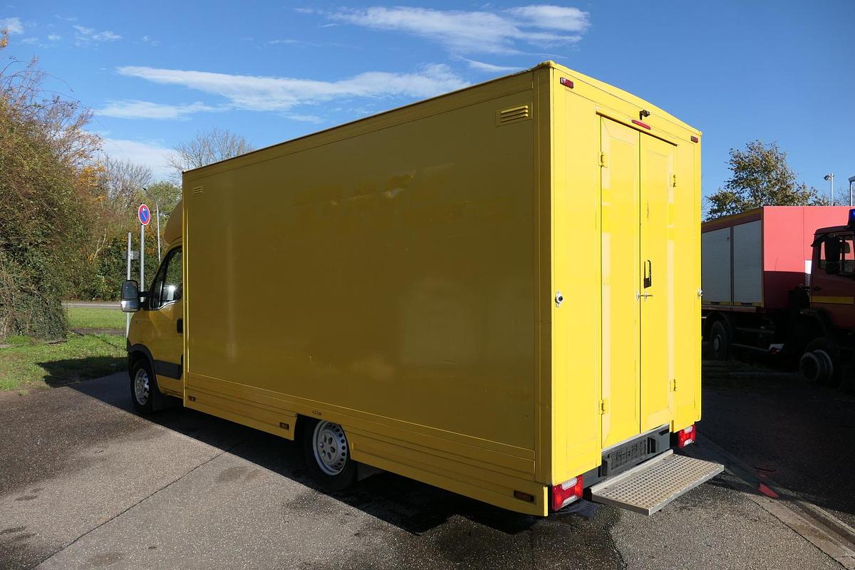 Gebraucht Iveco Daily 35 S11 C30C AUTOMATIK KAMERA Regale LUFT DURCHGANG EURO-5 CoC