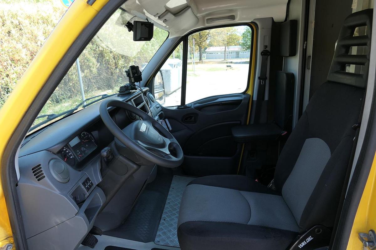 Gebraucht Iveco Daily 35 S11 C30C AUTOMATIK KAMERA Regale LUFT DURCHGANG EURO-5 CoC