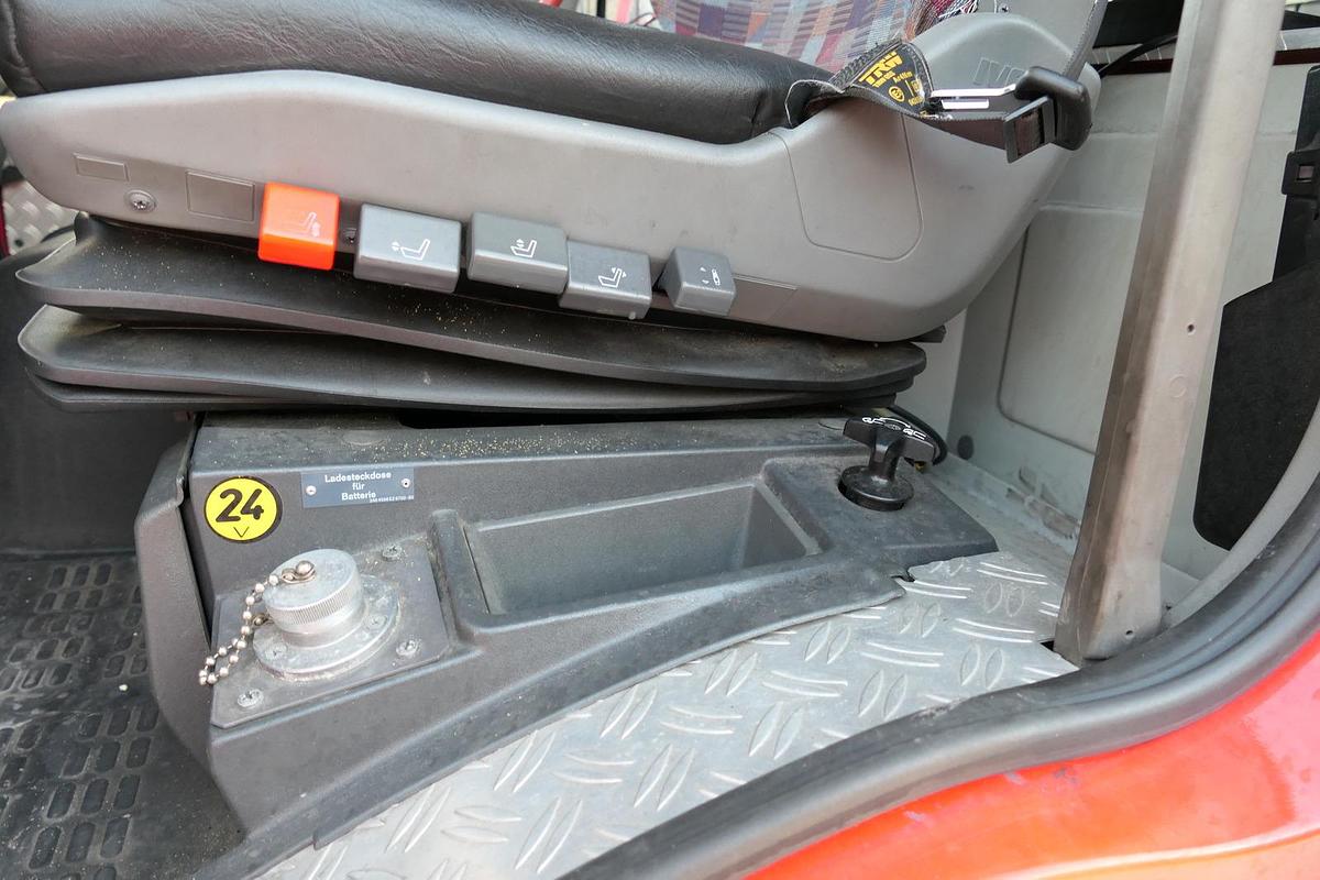 Gebraucht Iveco FF 95 E LF 8 DoKa AHK 4X4 SFZ FEUERWEHR Einzelbereifung!!