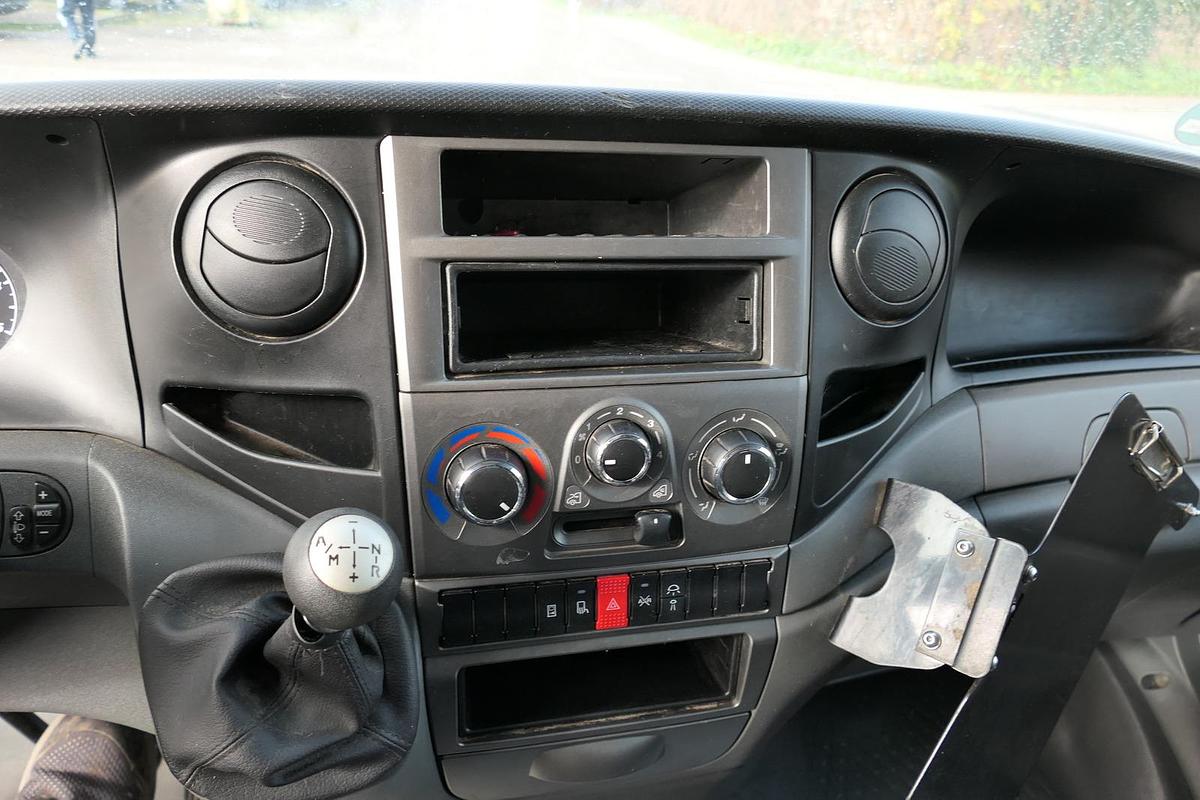 Gebraucht Iveco Daily 35 S11 C30C AUTOMATIK KAMERA Regale LUFT DURCHGANG EURO-5 CoC