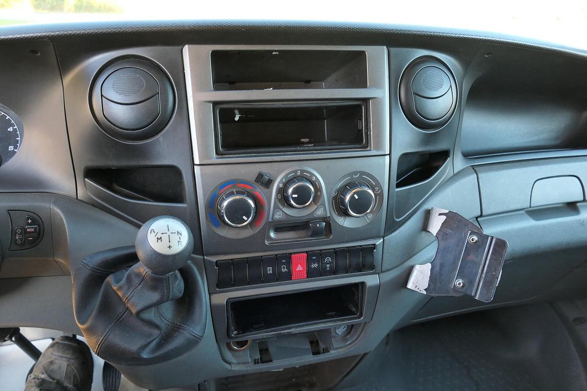 Gebraucht Iveco Daily 35 S11 C30C AUTOMATIK KAMERA Regale LUFT DURCHGANG EURO-5 CoC