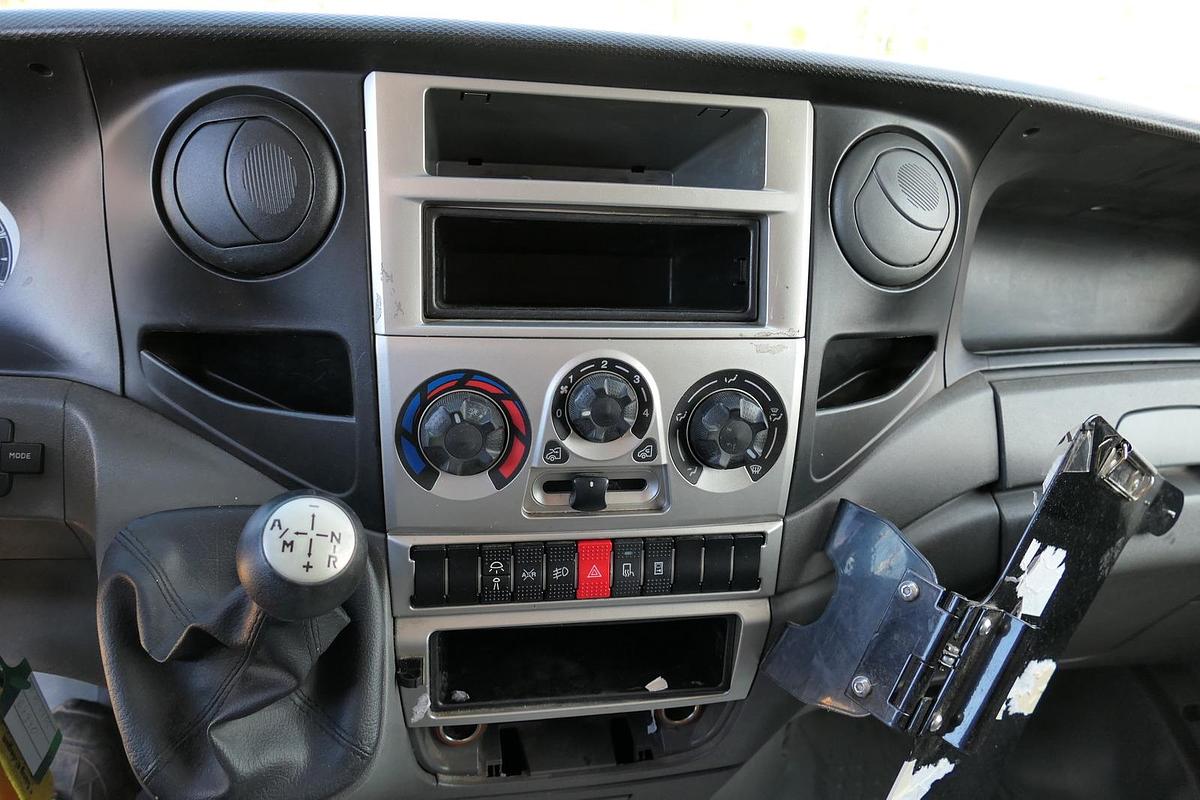 Gebraucht Iveco Daily 35 S11 C30C AUTOMATIK KAMERA MAXI Regale DURCHGANG