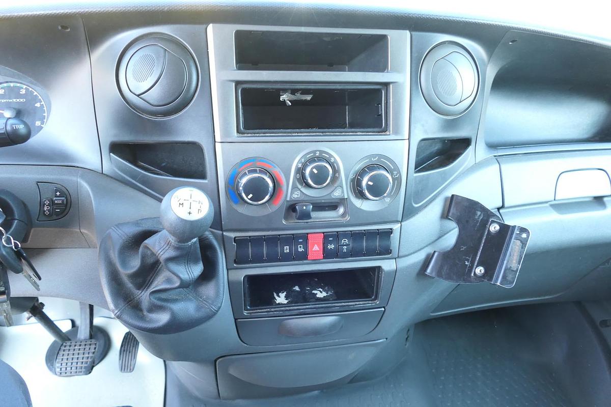 Gebraucht Iveco Daily 35 S11 C30C AUTOMATIK KAMERA Regale LUFT DURCHGANG EURO-5 CoC