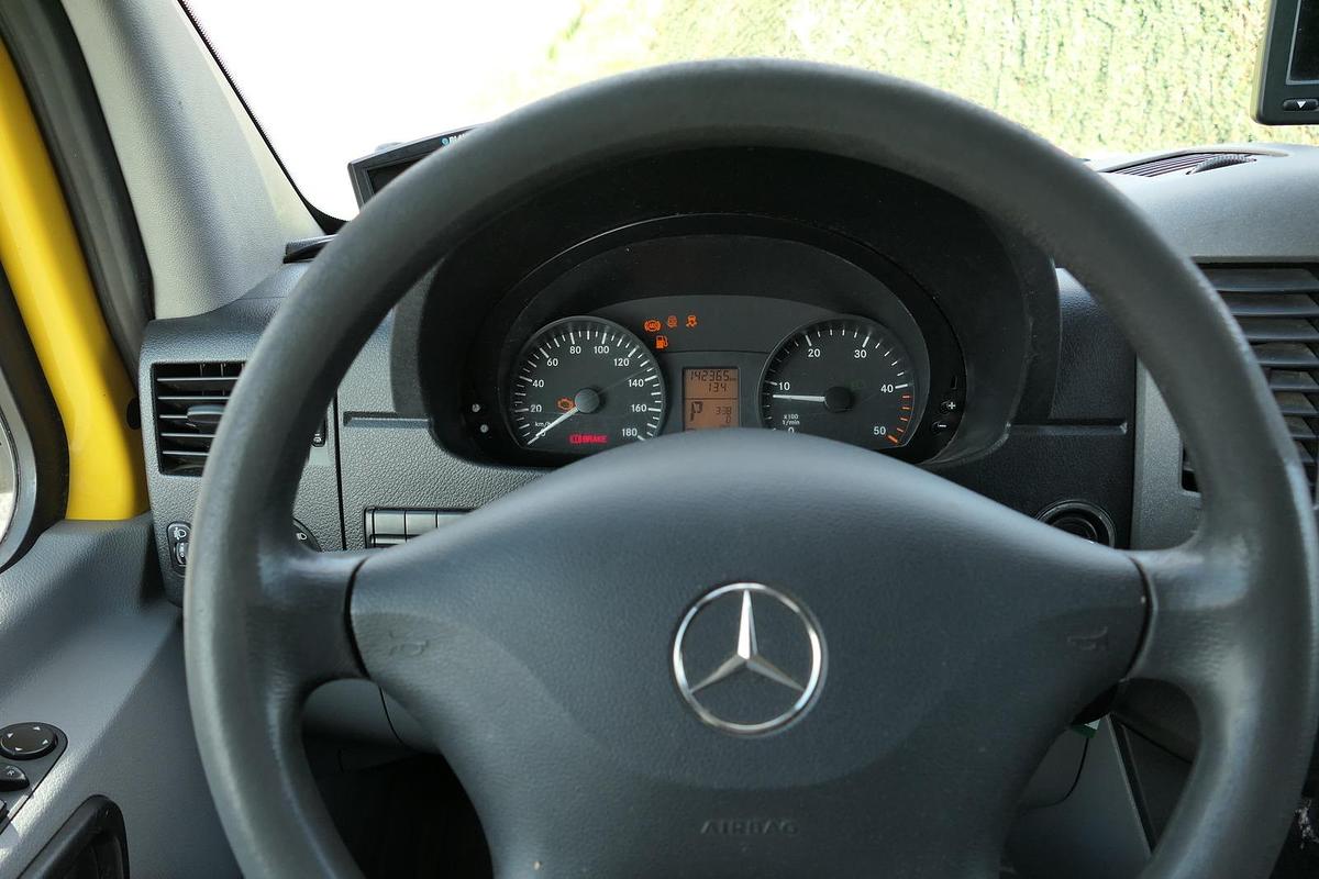 Gebraucht Mercedes-Benz SPRINTER 310 CDI MAXI EURO-5 KOFFER REGALE KAMERA DURCHGANG