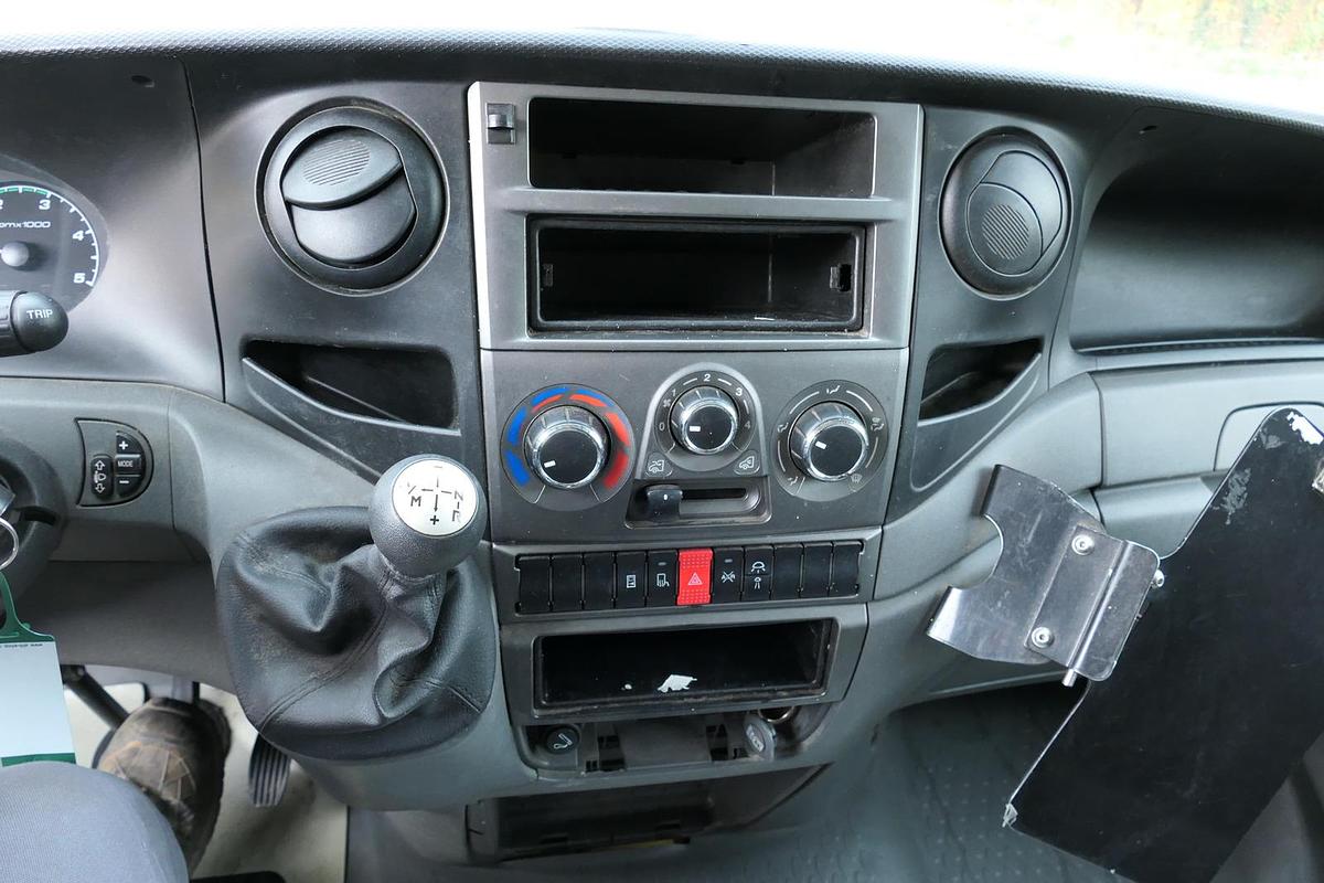 Gebraucht Iveco Daily 35 S11 C30C AUTOMATIK KAMERA Regale LUFT DURCHGANG EURO-5 CoC