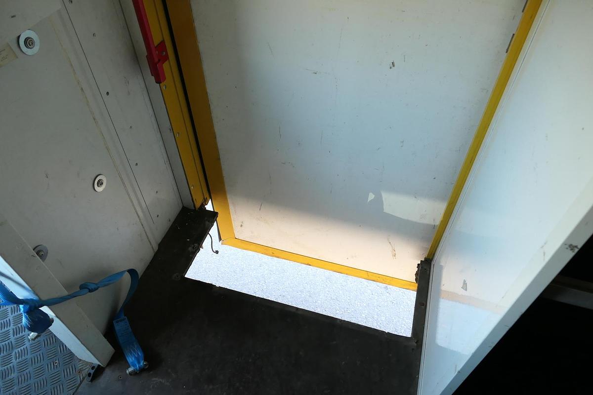 Gebraucht Iveco Daily 35 S11 C30C AUTOMATIK KAMERA Regale LUFT DURCHGANG EURO-5 CoC