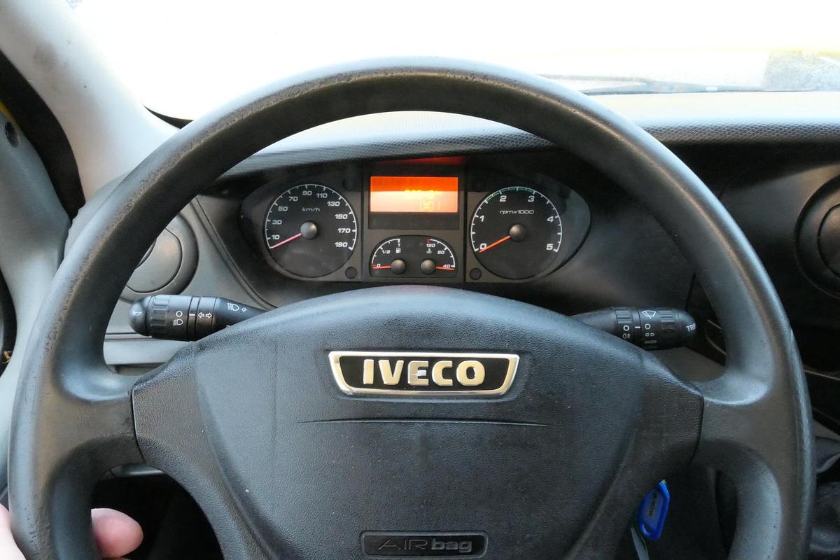 Gebraucht Iveco Daily 35 S11 C30C AUTOMATIK KAMERA Regale LUFT DURCHGANG EURO-5 CoC