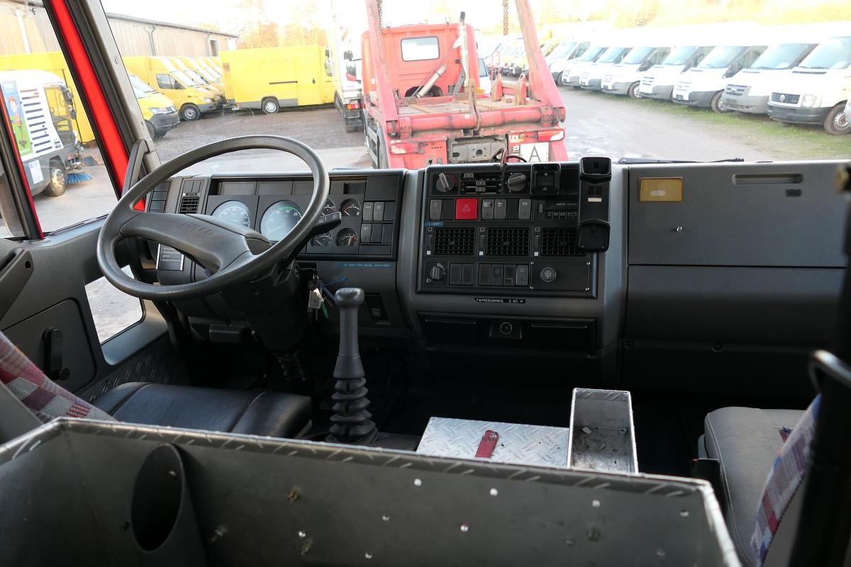 Gebraucht Iveco FF 95 E LF 8 DoKa AHK 4X4 SFZ FEUERWEHR Einzelbereifung!!