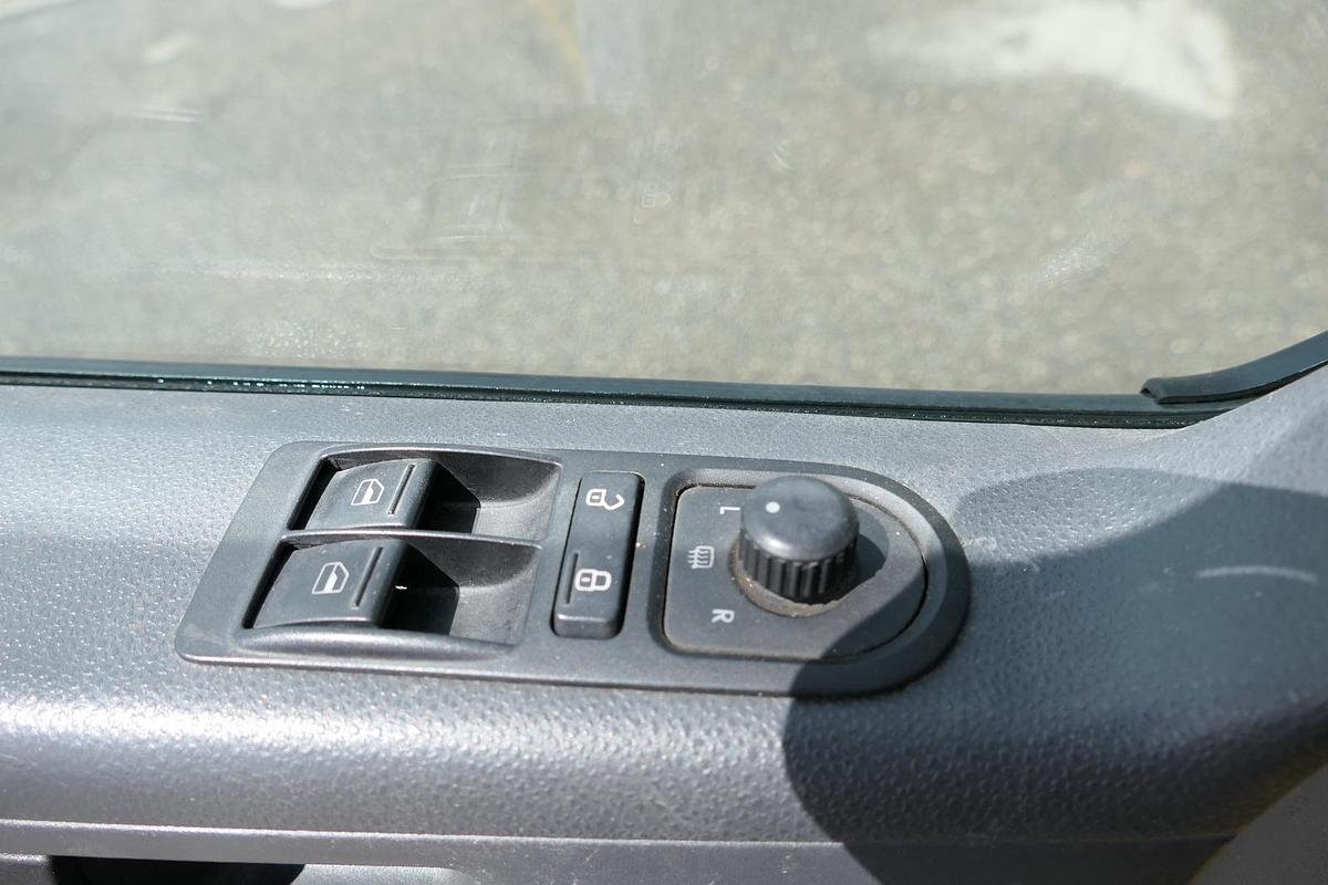 Gebraucht Volkswagen T5 Transporter 2.0 TDI PARKTRONIK EURO-5 2xSCHIEBETÜR CoC