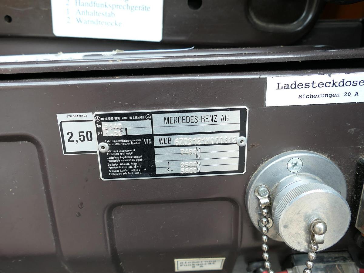 Gebraucht Mercedes-Benz 814 D LF 8/6 DoKa AHK Löschwassertank 600L Schlingmann