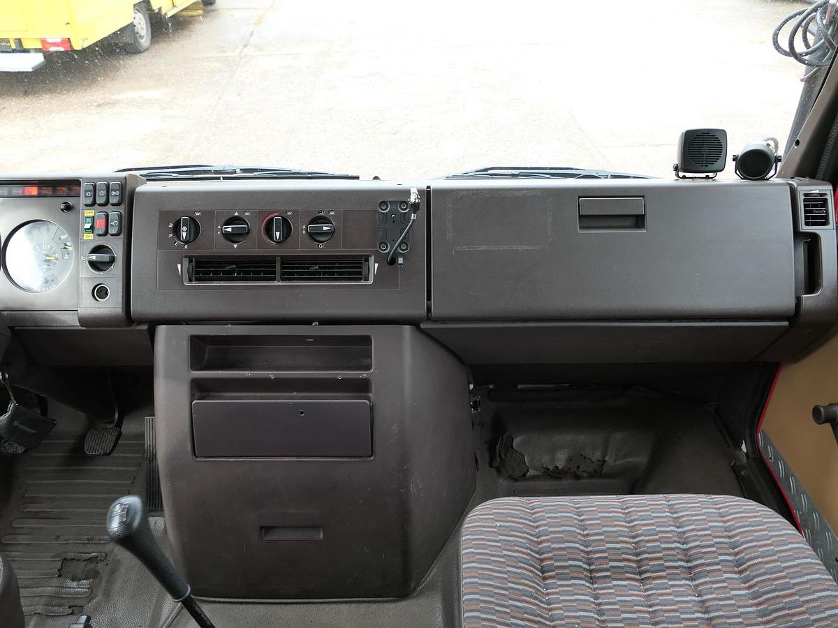 Gebraucht Mercedes-Benz 814 D LF 8/6 DoKa AHK Löschwassertank 600L Schlingmann