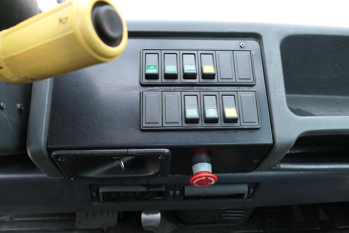 Gebraucht Linde P250 Schlepper AHK Batterie 24/2021 Schiebetüren