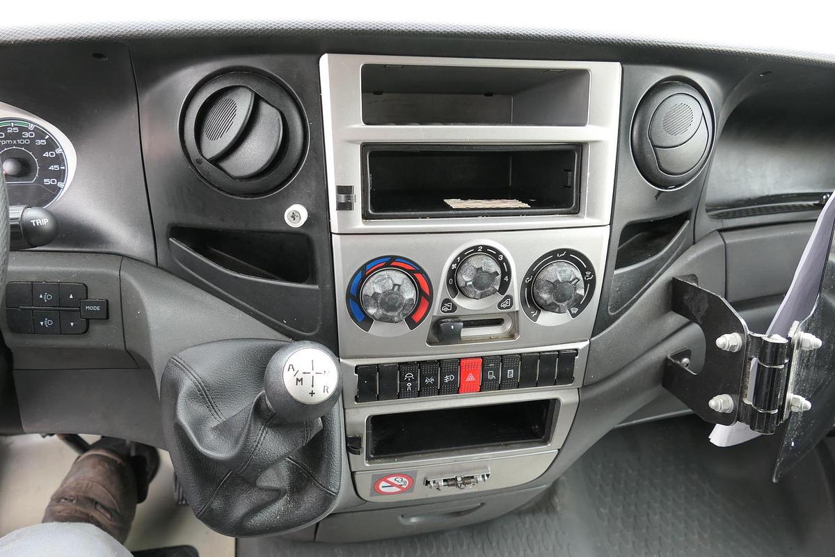 Gebraucht Iveco Daily 35 S11 C30C AUTOMATIK KAMERA MAXI Regale DURCHGANG