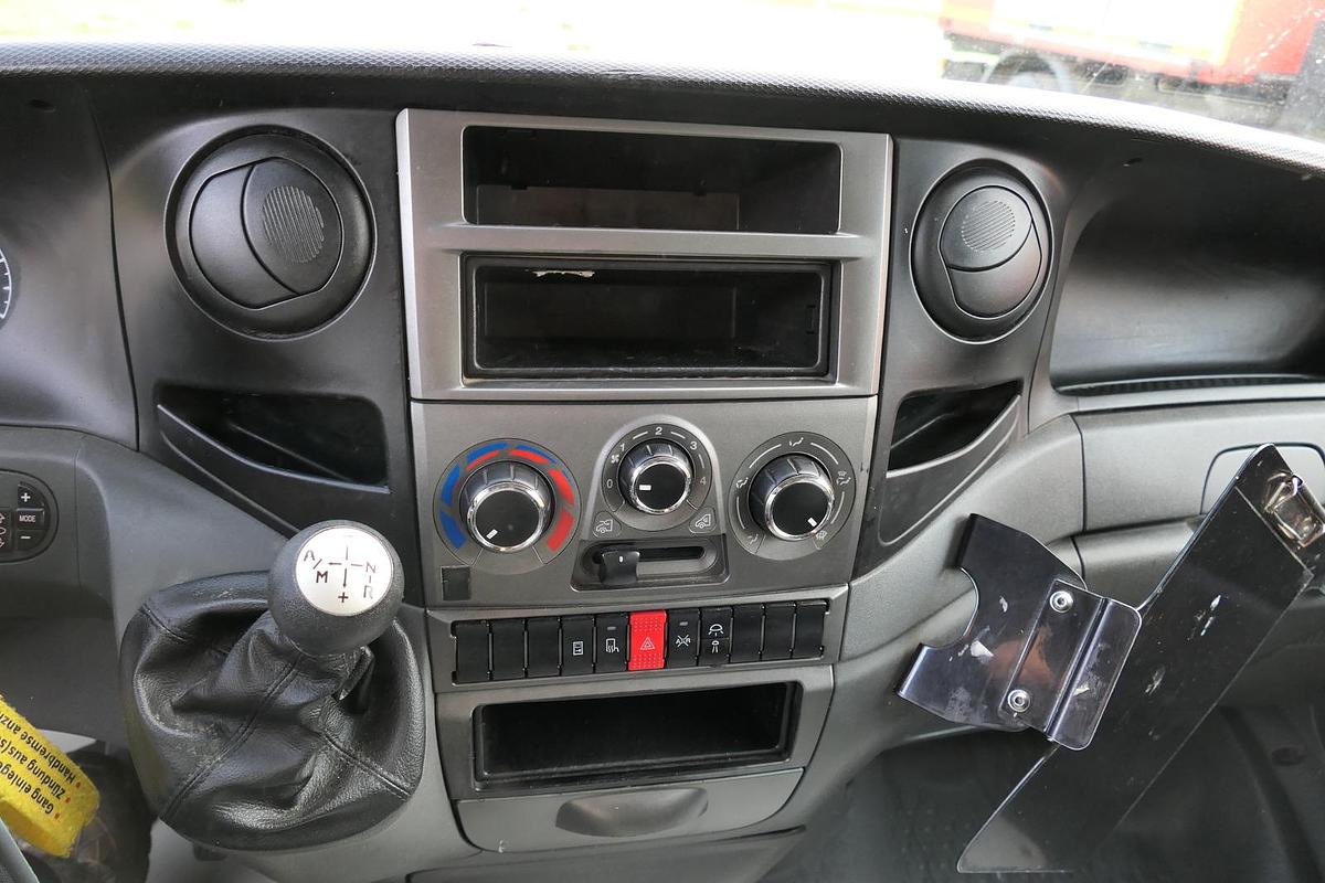 Gebraucht Iveco Daily 35 S11 C30C AUTOMATIK KAMERA Regale LUFT DURCHGANG EURO-5 CoC