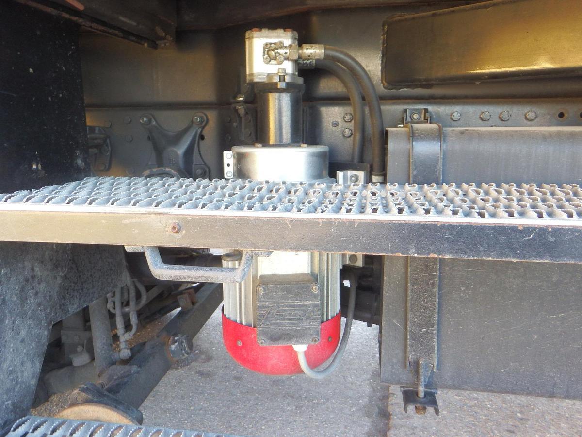 Gebraucht Mercedes-Benz 1124AF 4x4 ZW Feuerwehr Zweiwege Schienenverkehr Lenkachse - AHK - Seilwinde - SFZ