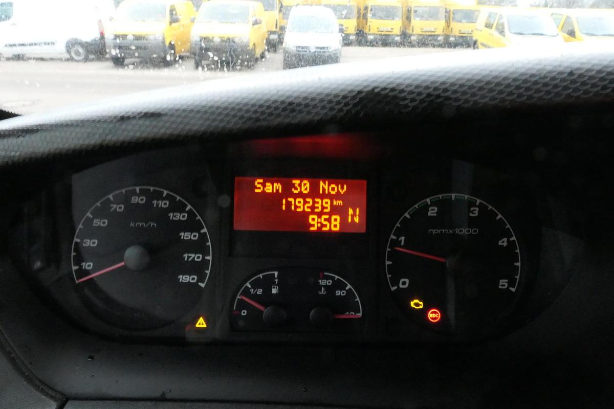 Gebraucht Iveco Daily 35 S11 C30C AUTOMATIK Regale LUFT - EURO 5 - CoC