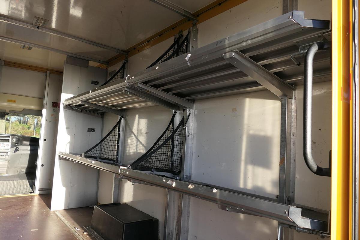 Gebraucht Iveco Daily 35 S11 C30C AUTOMATIK KAMERA Regale LUFT DURCHGANG EURO-5 CoC