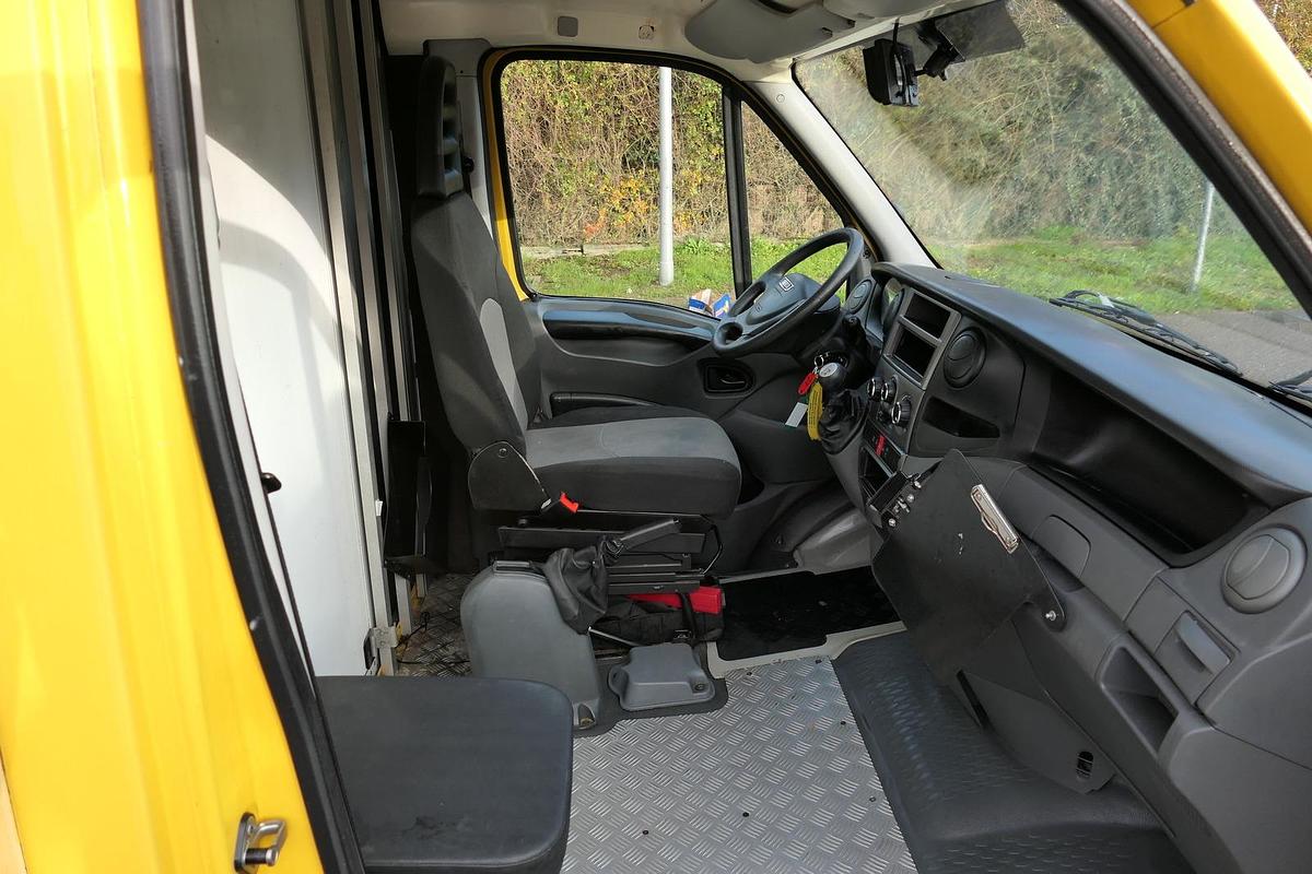 Gebraucht Iveco Daily 35 S11 C30C AUTOMATIK KAMERA Regale LUFT DURCHGANG EURO-5 CoC