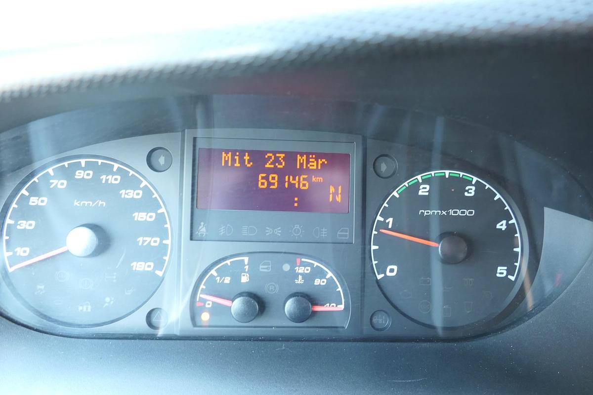 Gebraucht Iveco Daily 35 S11 C30C AUTOMATIK KAMERA Regale LUFT DURCHGANG EURO-5 CoC