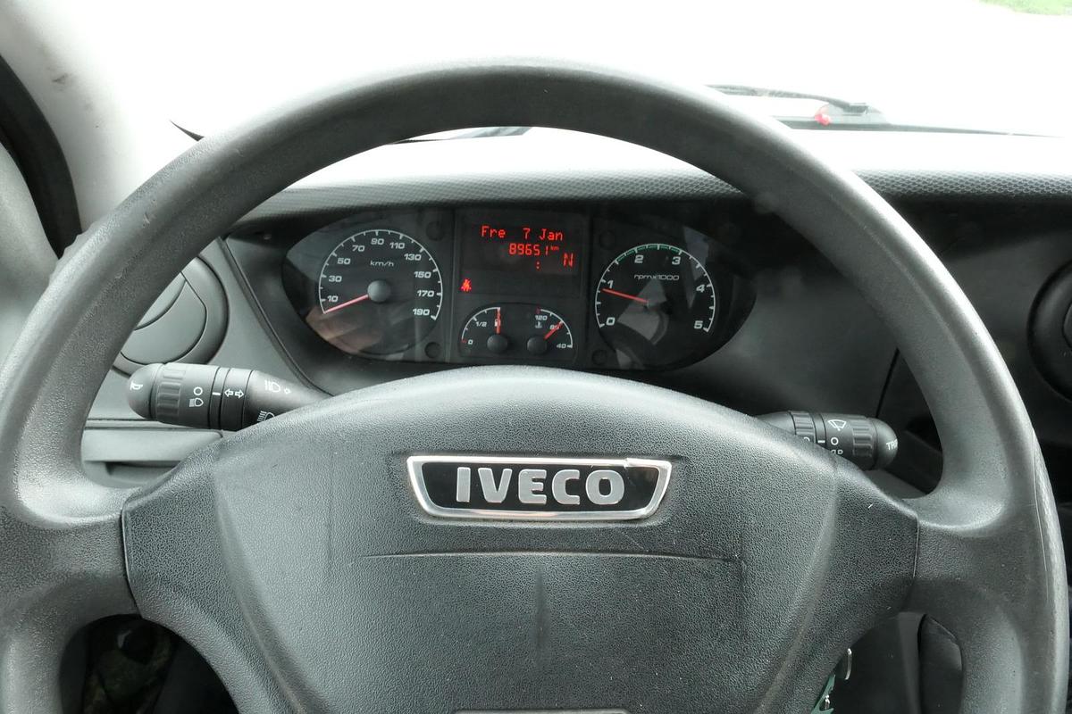 Gebraucht Iveco Daily 35 S11 C30C AUTOMATIK KAMERA Regale LUFT DURCHGANG EURO-5 CoC