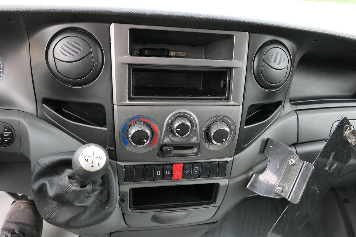 Gebraucht Iveco Daily 35 S11 C30C AUTOMATIK KAMERA Regale LUFT DURCHGANG EURO-5 CoC