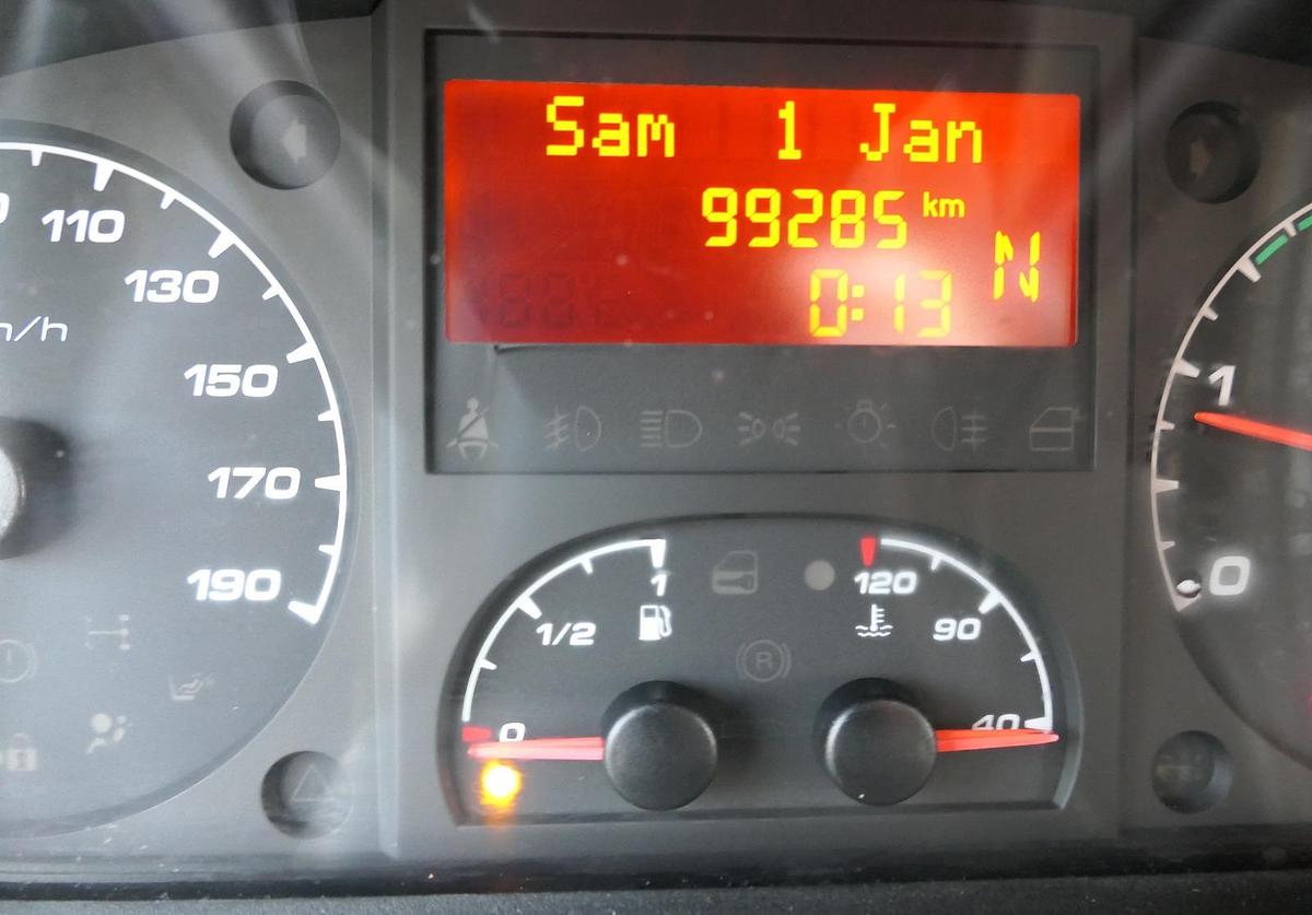 Gebraucht Iveco Daily 35 S11 C30C AUTOMATIK KAMERA Regale LUFT DURCHGANG EURO-5 CoC