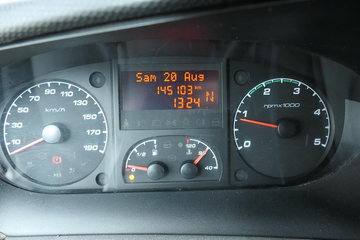 Gebraucht Iveco Daily 35 S11 C30C AUTOMATIK KAMERA Regale LUFT DURCHGANG EURO-5 CoC