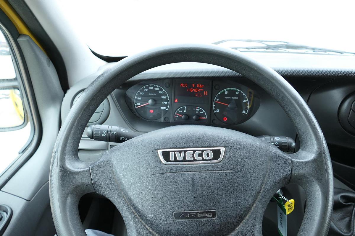 Gebraucht Iveco Daily 35 S11 C30C Kurz AUTOMATIK KAMERA Regale LUFT DURCHGANG EURO-5 CoC