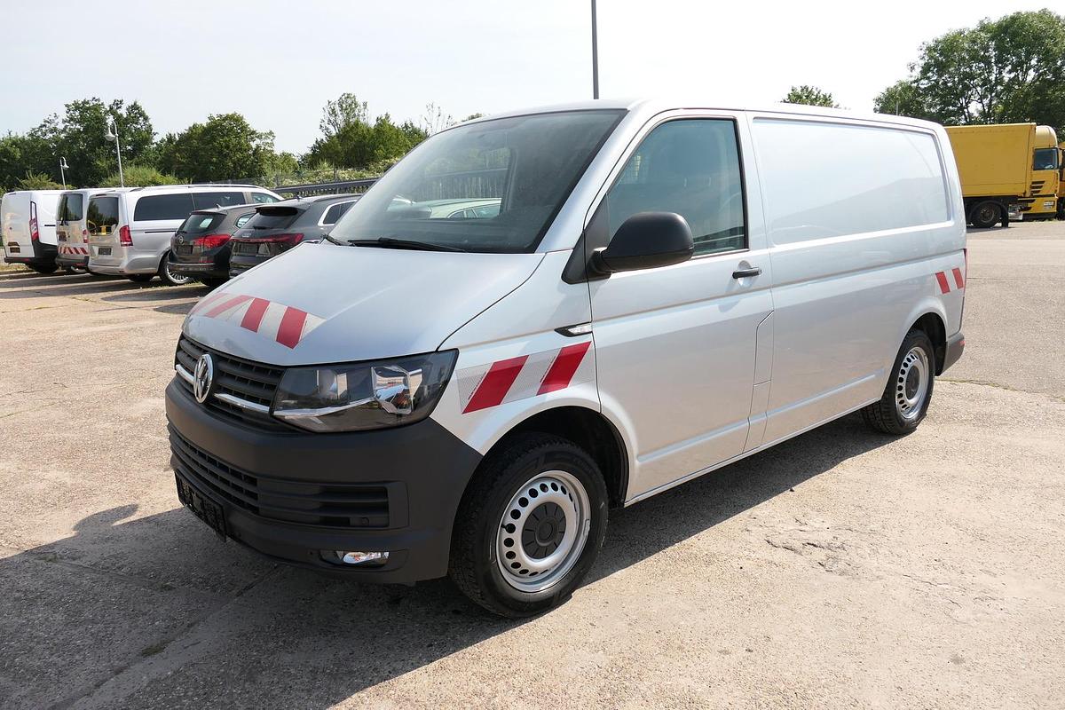 Gebraucht Volkswagen T6 Transporter 2.0 TDI KLIMA AHK WERKSTATTEINBAUTEN COC