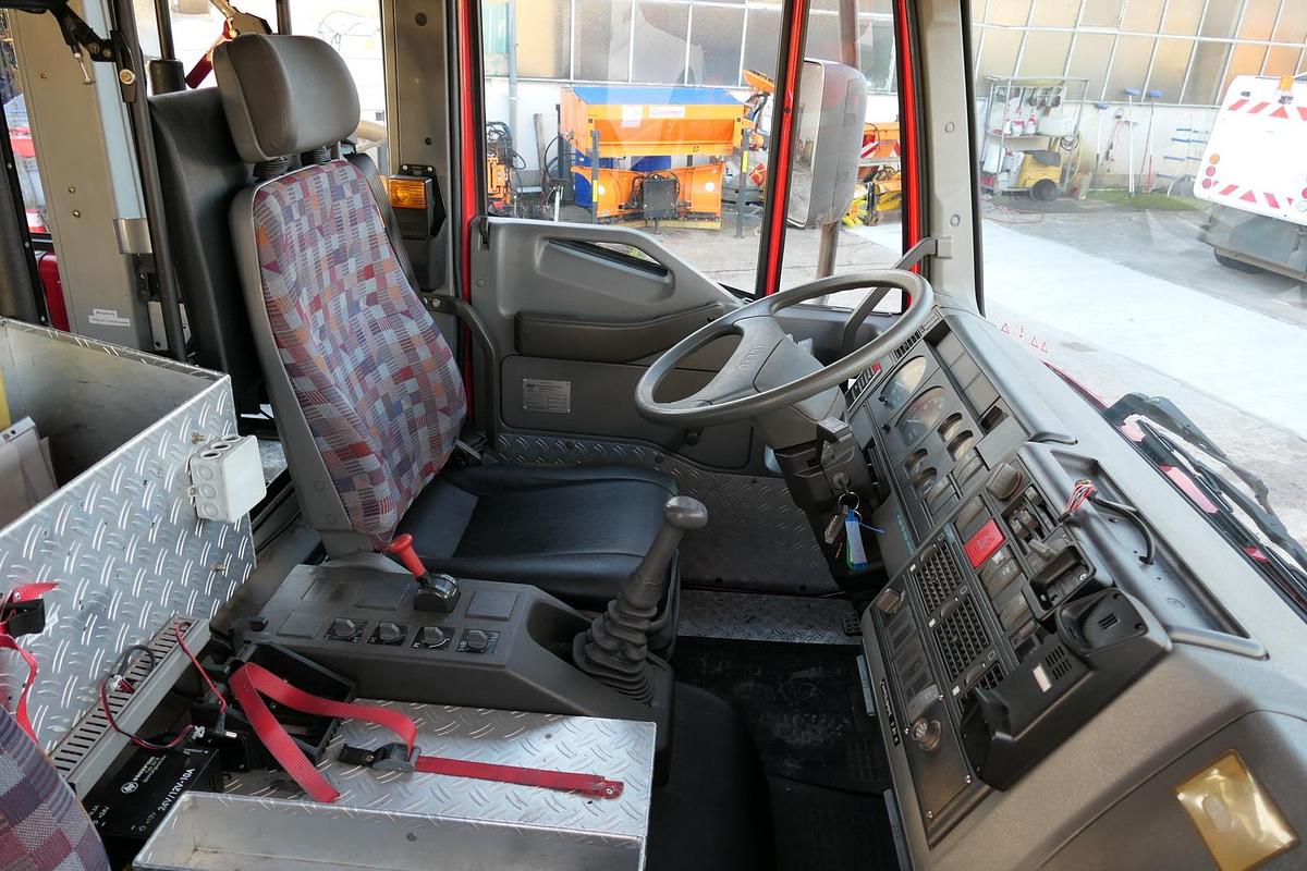 Gebraucht Iveco FF 95 E LF 8 DoKa AHK 4X4 SFZ FEUERWEHR Einzelbereifung!!