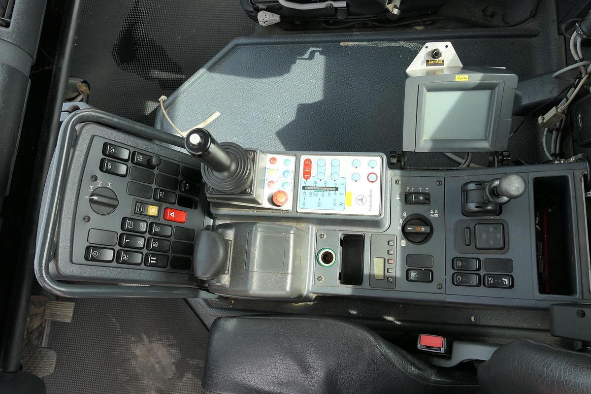 Gebraucht Unimog U400  405/12 AHK KLIMA ZAPFWELLE vorn SFZ KOMMUNALHYDRAULIK EURO-5