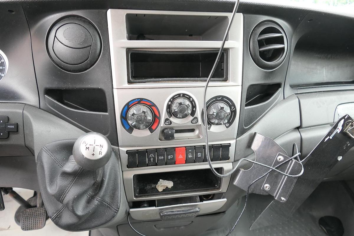 Gebraucht Iveco Daily 35 S11 C30C AUTOMATIK KAMERA MAXI Regale DURCHGANG