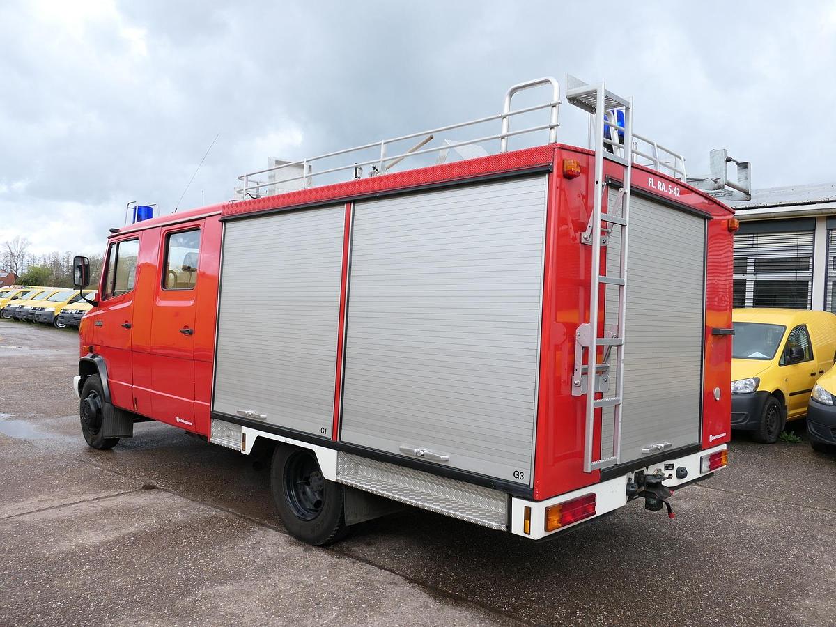 Gebraucht Mercedes-Benz 814 D LF 8/6 DoKa AHK Löschwassertank 600L Schlingmann