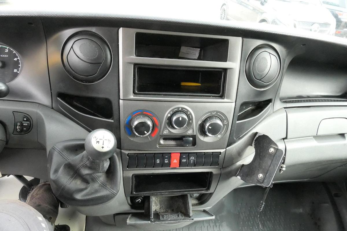 Gebraucht Iveco Daily 35 S11 C30C AUTOMATIK KAMERA MAXI KAMERA Regale LUFT - EURO 5 - CoC