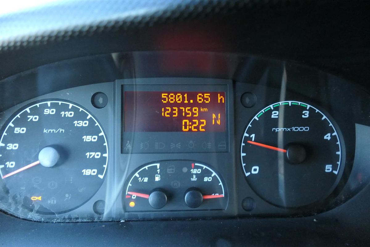 Gebraucht Iveco Daily 35 S11 C30C AUTOMATIK KAMERA Regale LUFT DURCHGANG EURO-5 CoC