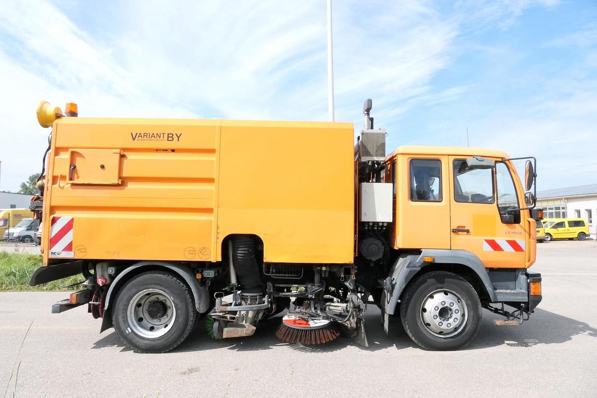 Gebraucht MAN LE 1608 KOMMUNAL KROLL BY SFZ - Rechtslenker