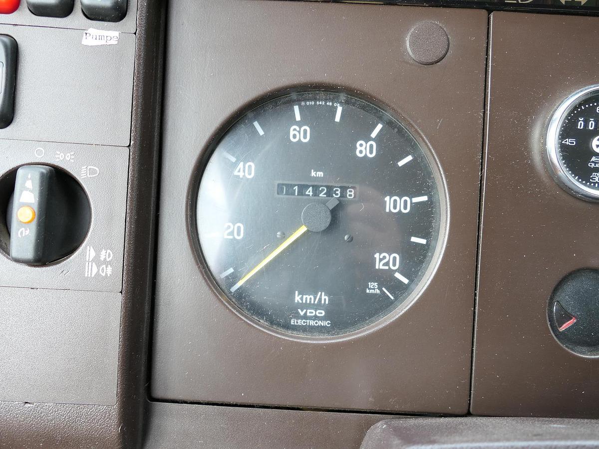 Gebraucht Mercedes-Benz 814 D LF 8/6 DoKa AHK Löschwassertank 600L Schlingmann