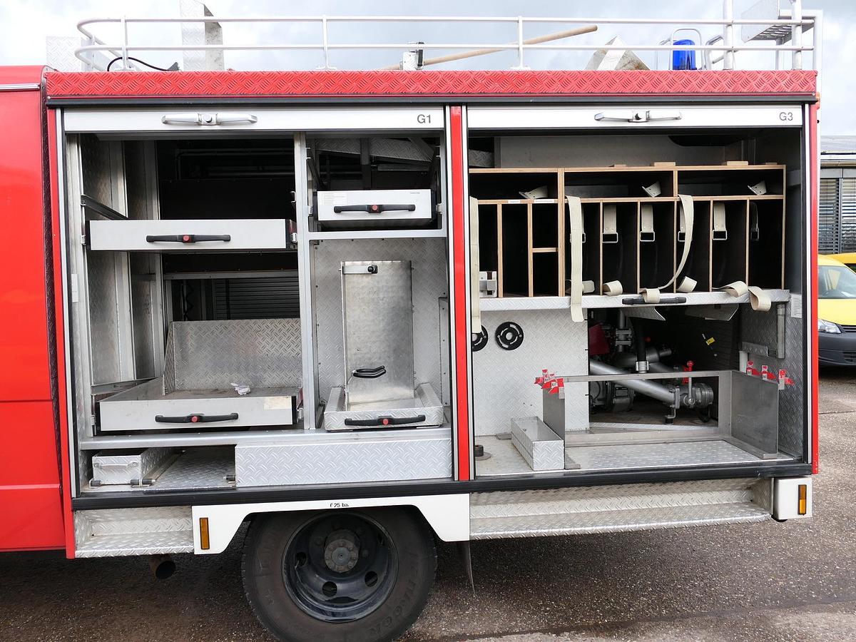 Gebraucht Mercedes-Benz 814 D LF 8/6 DoKa AHK Löschwassertank 600L Schlingmann