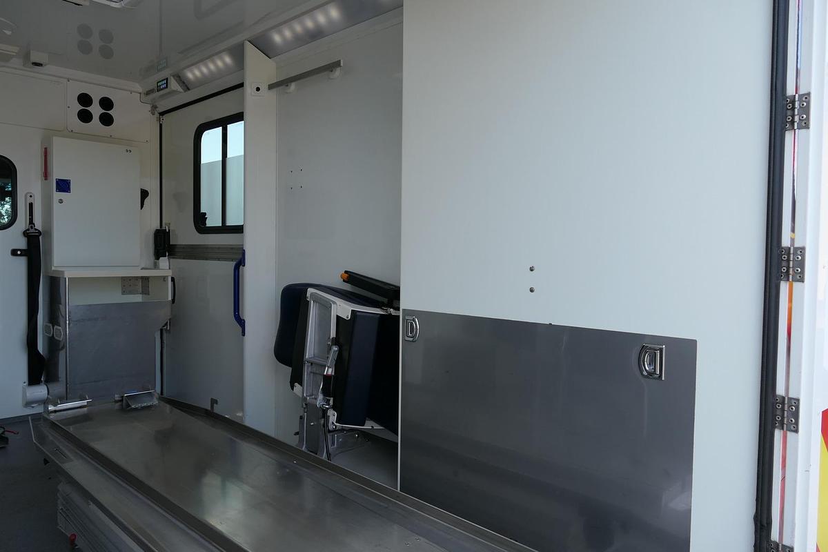 Gebraucht Mercedes-Benz 319 Sprinter 6-Zylinder Rettungswagen  Strobel