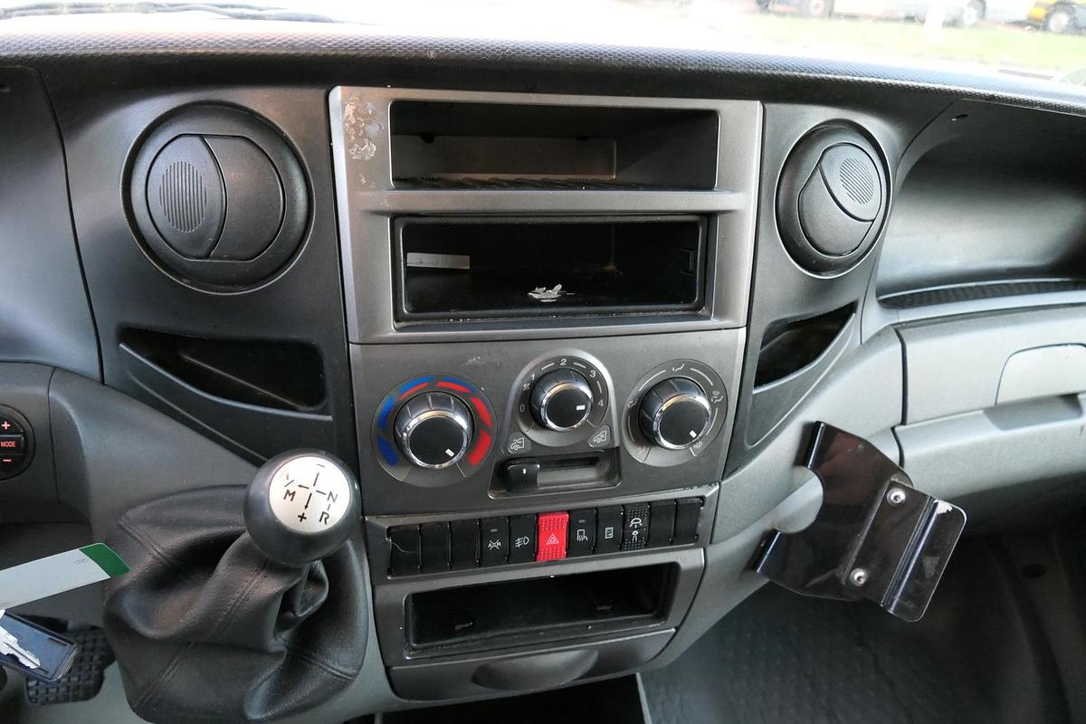 Gebraucht Iveco Daily 35 S11 C30C AUTOMATIK KAMERA Regale LUFT DURCHGANG EURO-5 CoC