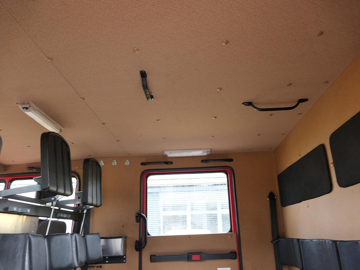 Gebraucht Mercedes-Benz 814 D LF 8/6 DoKa AHK Löschwassertank 600L Schlingmann