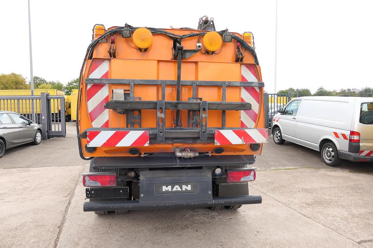 Gebraucht MAN TGL 12.250 4x2 BL Kehrmaschine