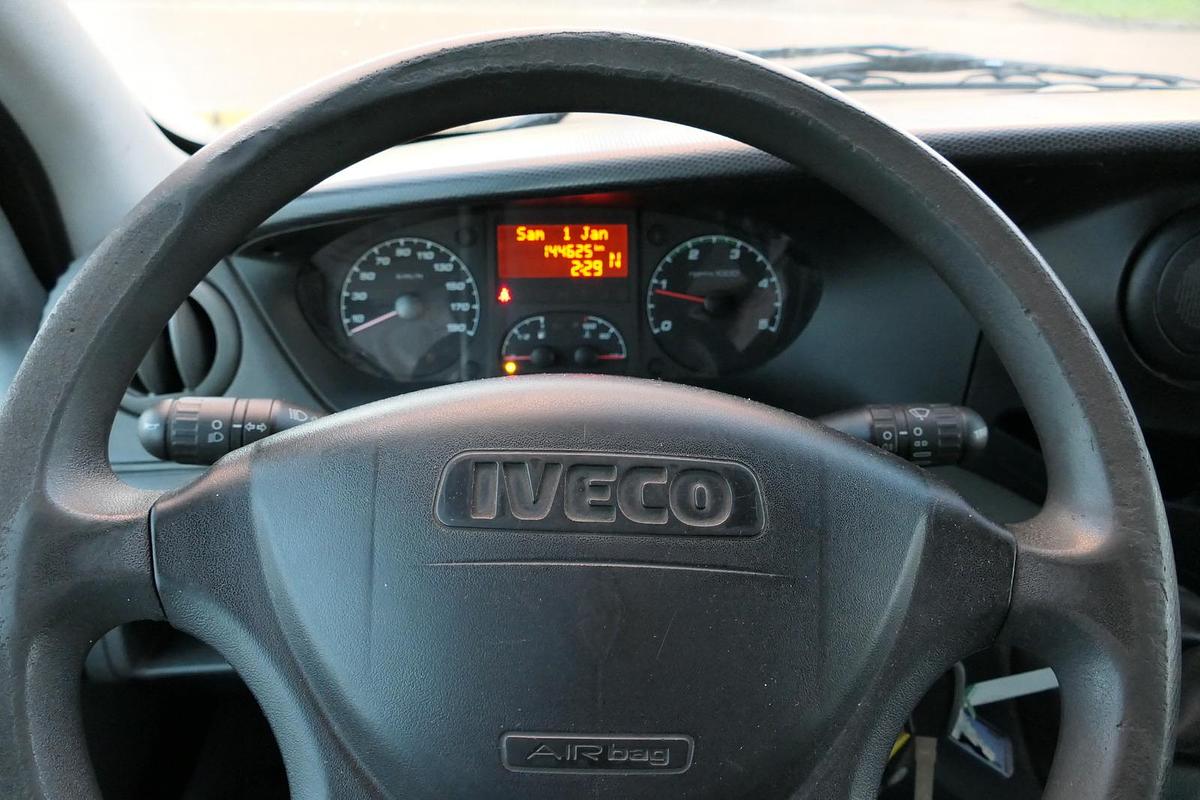 Gebraucht Iveco Daily 35 S11 C30C AUTOMATIK KAMERA Regale LUFT DURCHGANG EURO-5 CoC