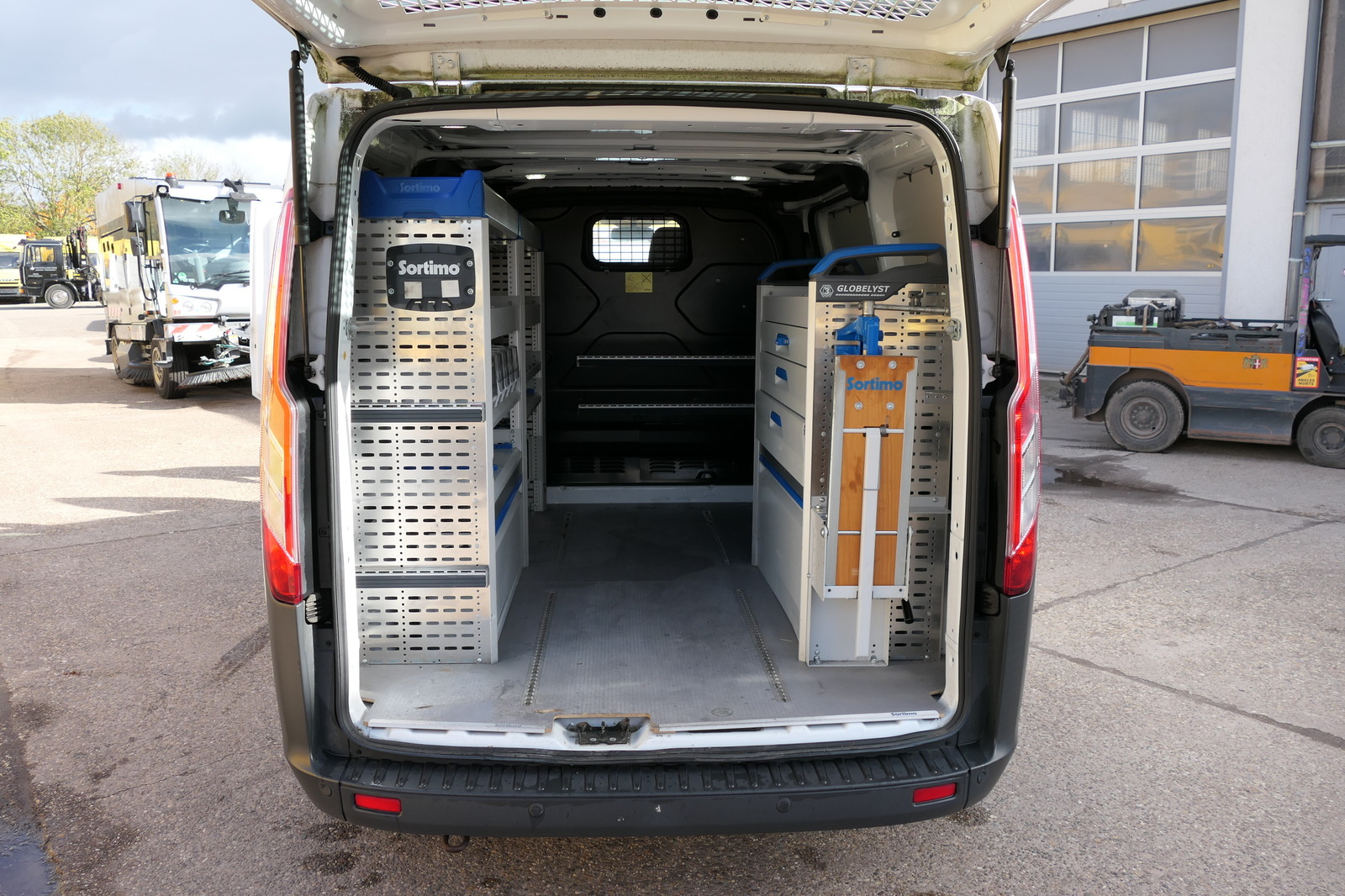 Gebraucht Ford Transit Custom 290 2.0 TDCi KLIMA TEMPOMAT AHK WERKSTATTEINBAUTEN - COC