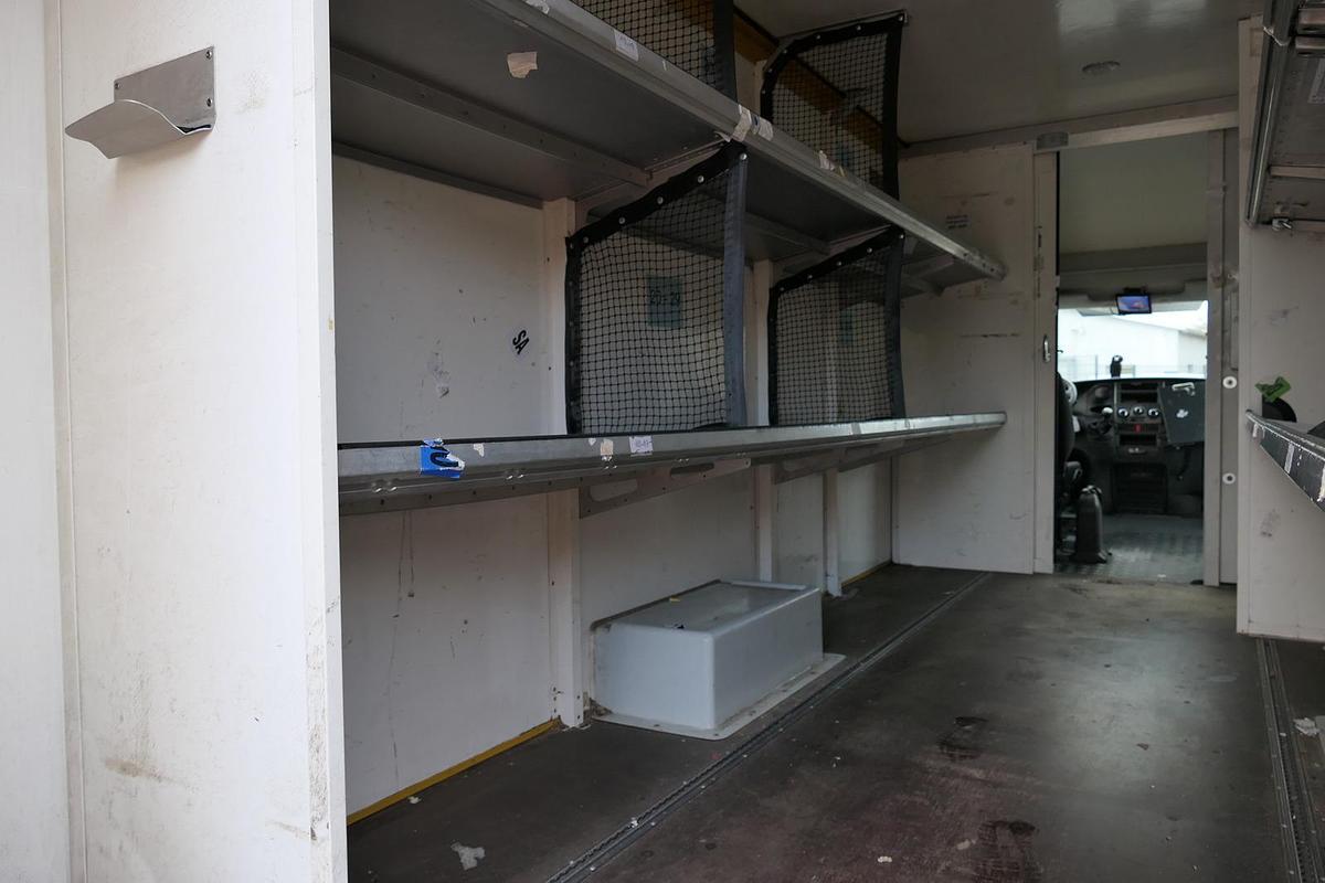 Gebraucht Iveco Daily 35 S11 C30C KURZ AUTOMATIK KAMERA Regale LUFT DURCHGANG EURO-5 CoC