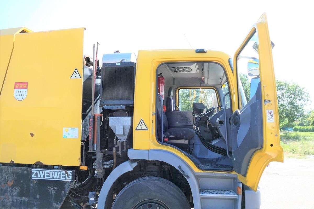 Gebraucht Mercedes-Benz Atego ZW GLEISSAUGER Schienenreiniger KROLL 950.50 ZW Zweiwege