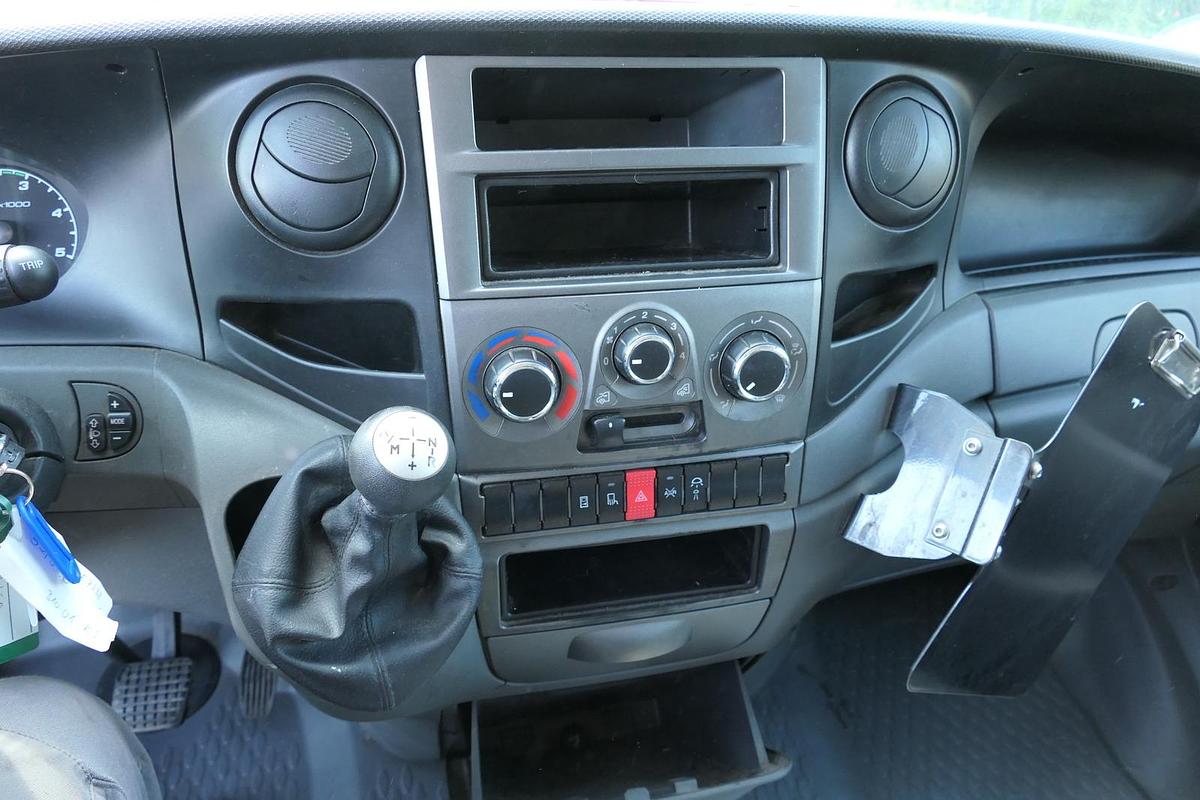 Gebraucht Iveco Daily 35 S11 C30C AUTOMATIK KAMERA Regale LUFT DURCHGANG EURO-5 CoC
