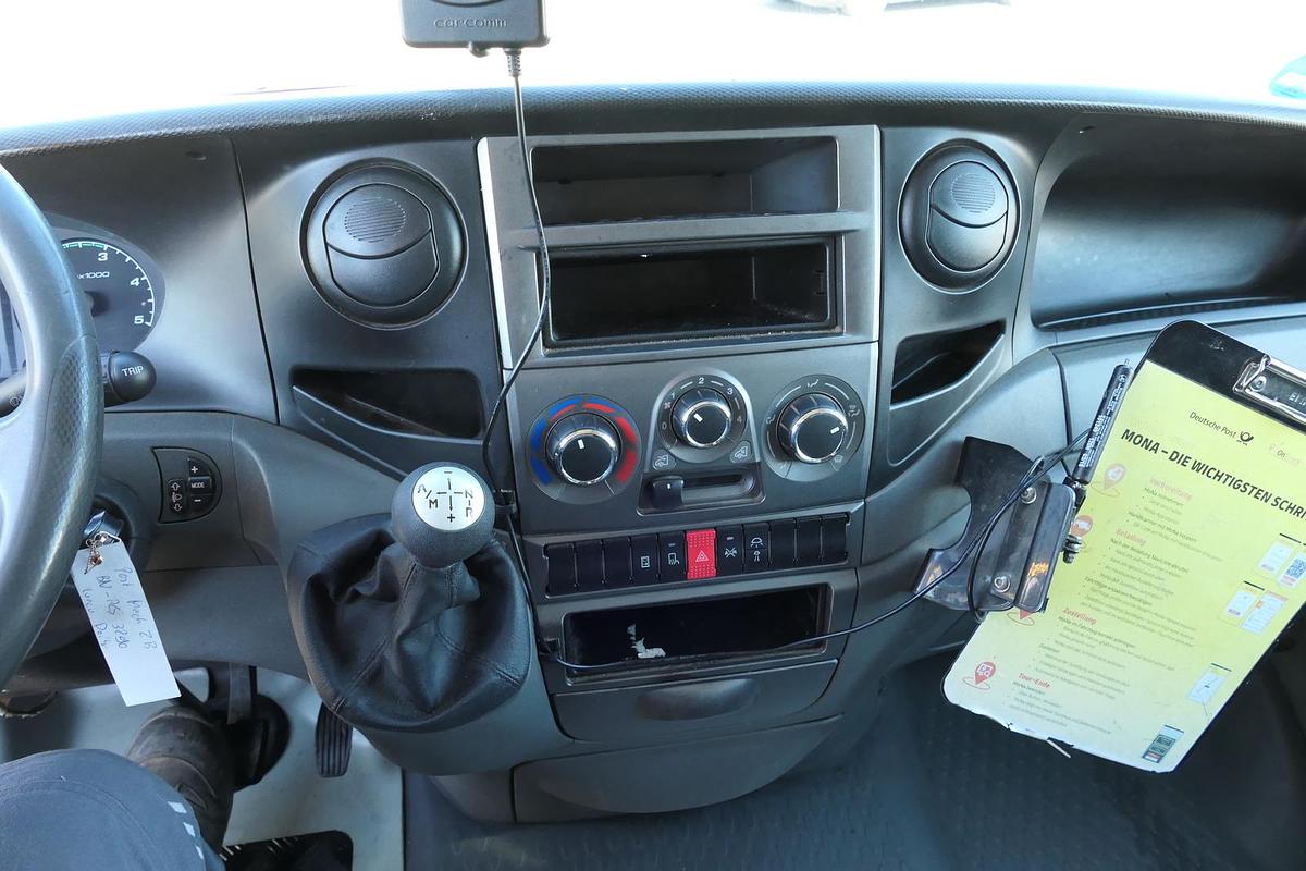 Gebraucht Iveco Daily 35 S11 C30C AUTOMATIK KAMERA Regale LUFT DURCHGANG EURO-5 CoC